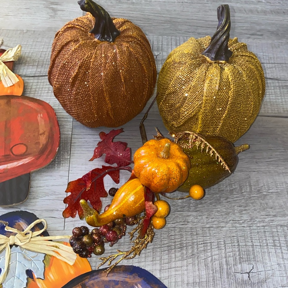 Fall decorations - Picture 3 of 5